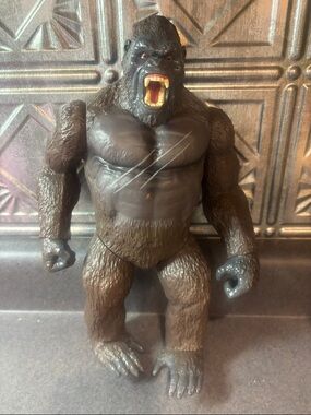 King Kong 11” figurine